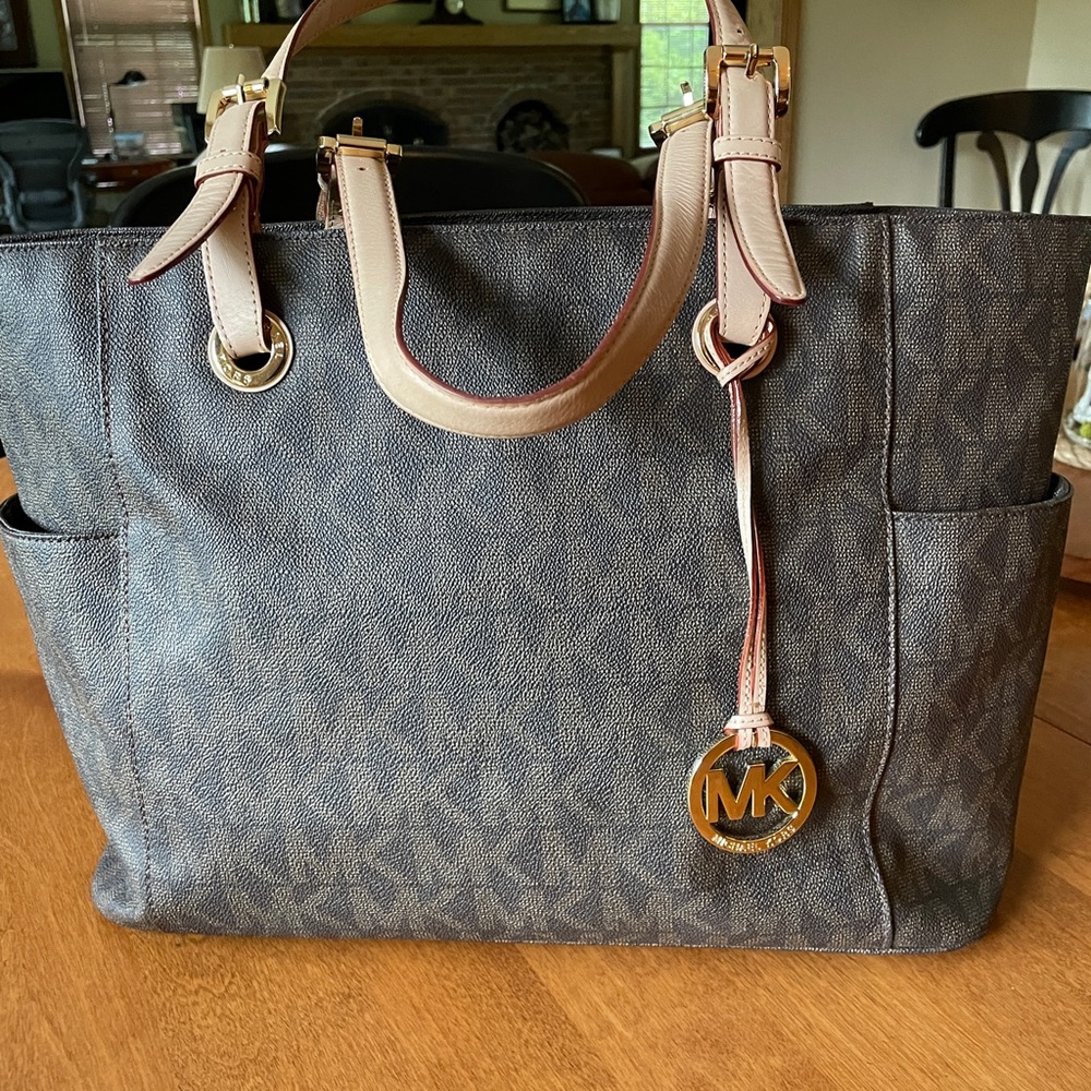 Micheal Kors Tote